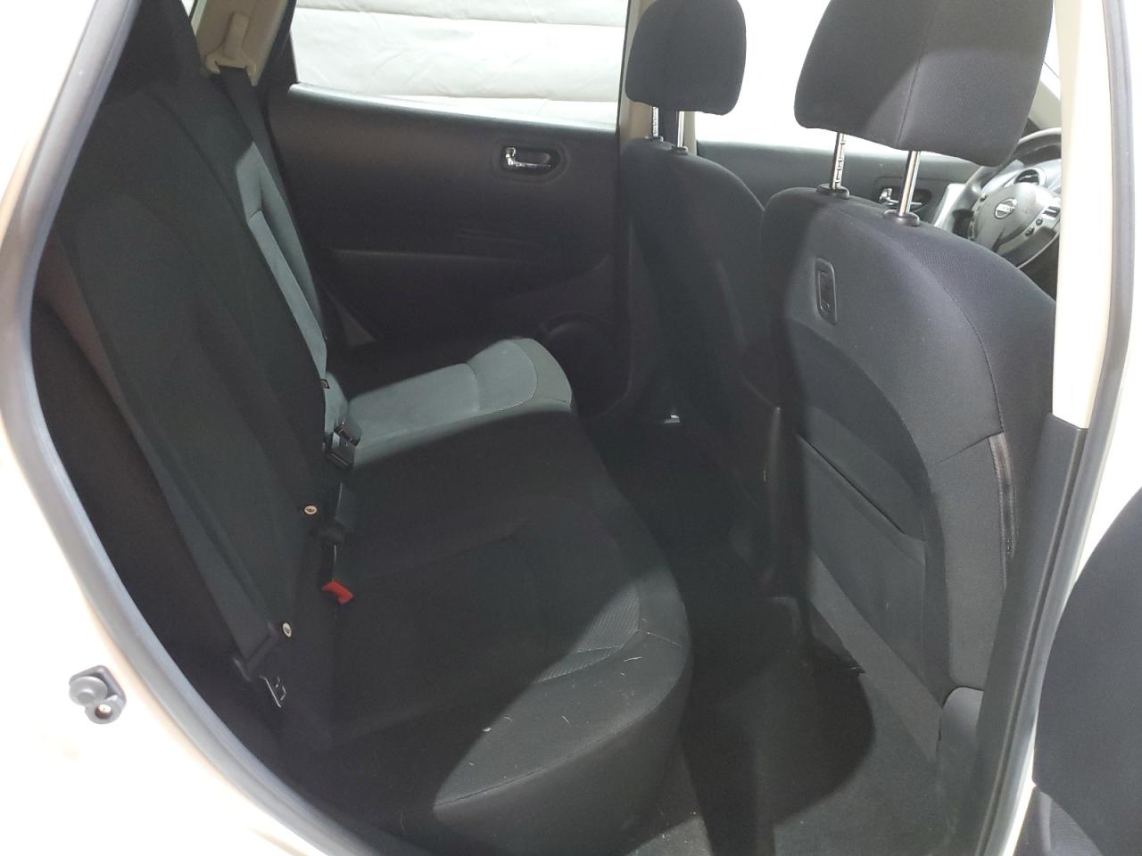 Nissan Rogue s 2013