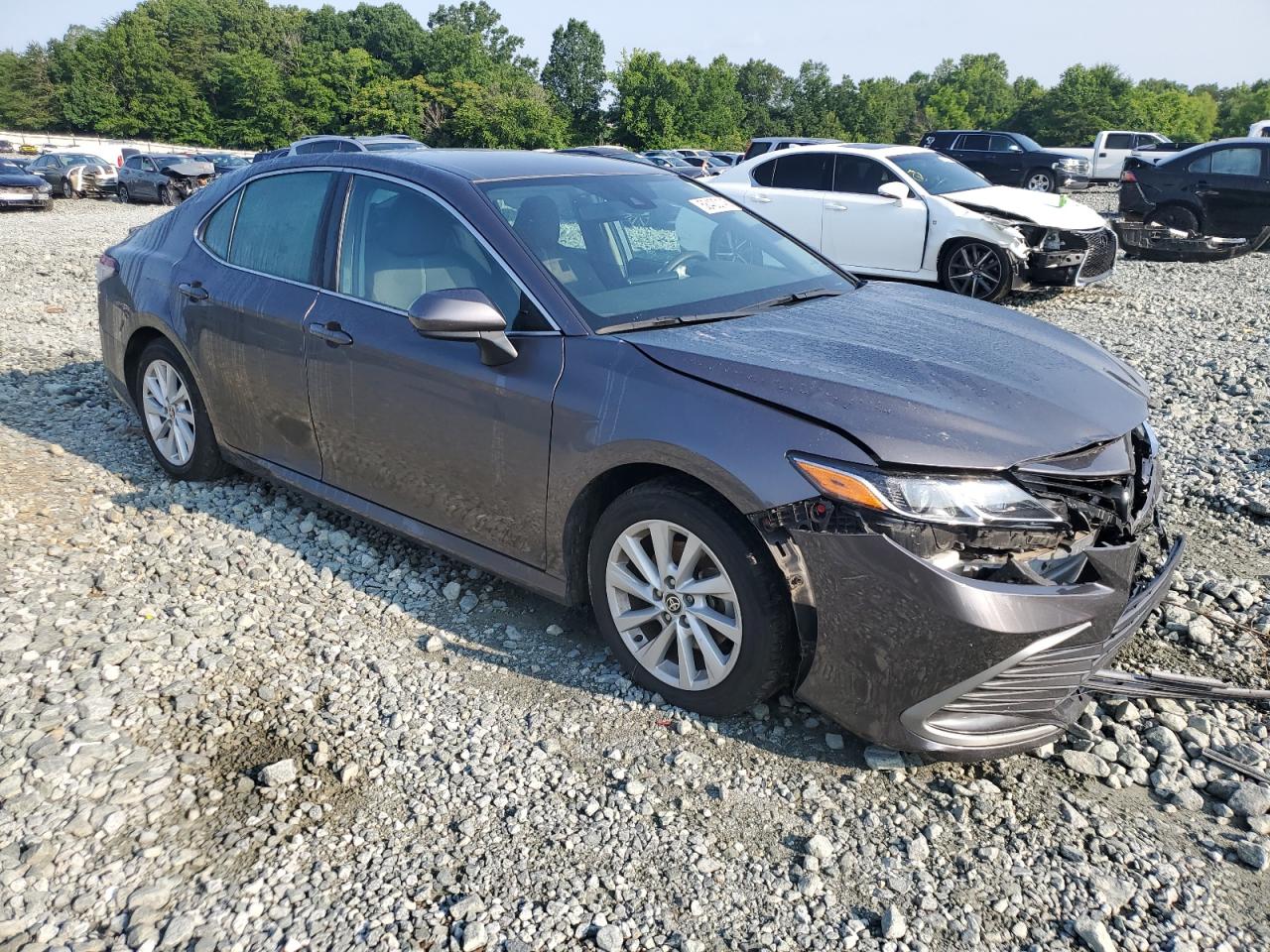 Toyota Camry le 2022