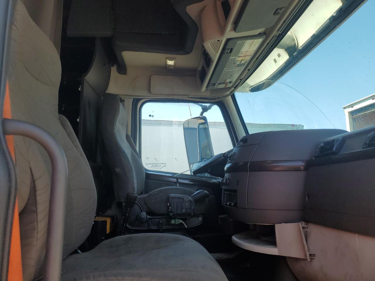 Lot #3274167279 2018 VOLVO VN VNL