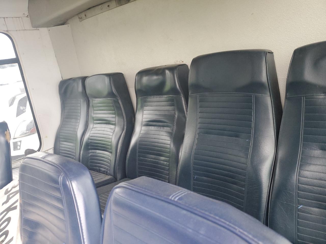 Lot #3287483996 2009 CHEVROLET C5500 C5V0