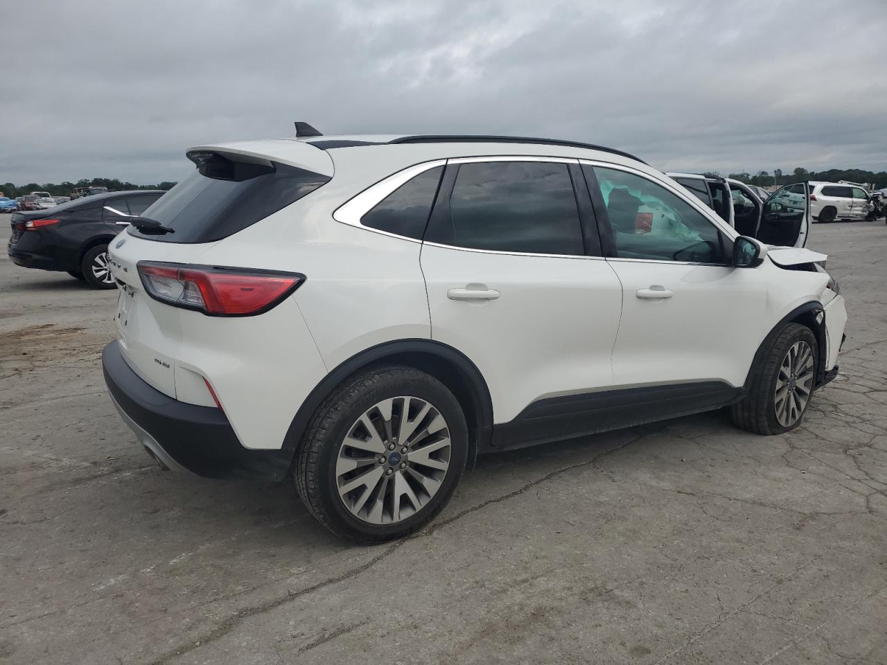 FORD ESCAPE TITANIUM