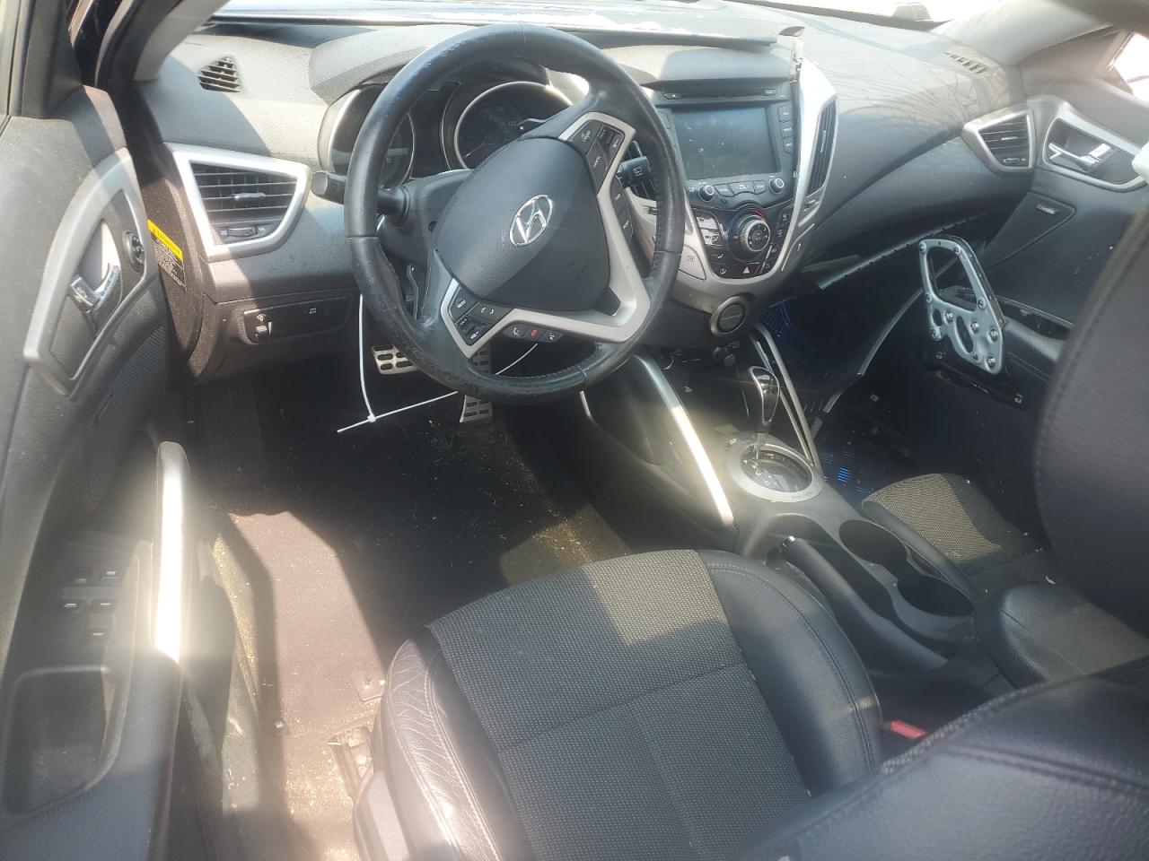 Hyundai Veloster 2013