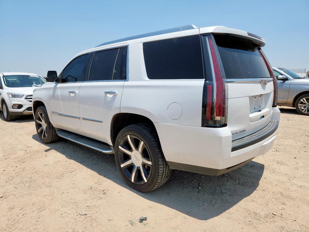CADILLAC ESCALADE LUXURY