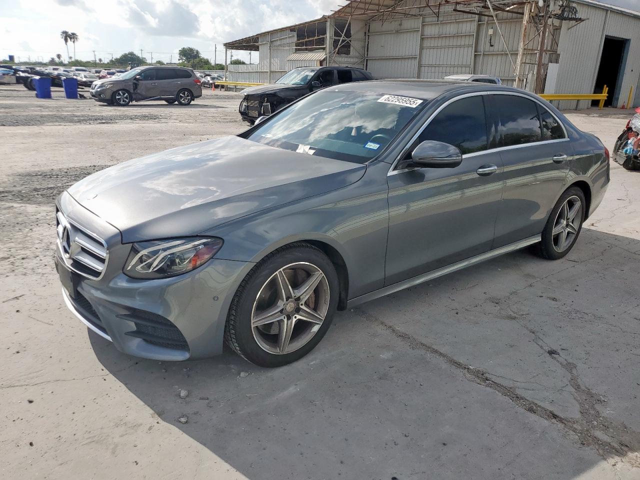 MERCEDES-BENZ E-CLASS 300