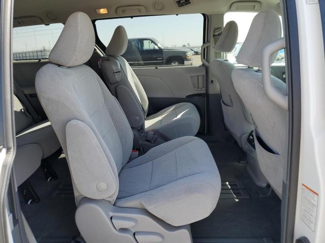 2018 TOYOTA SIENNA LE 5TDKZ3DCXJS916445