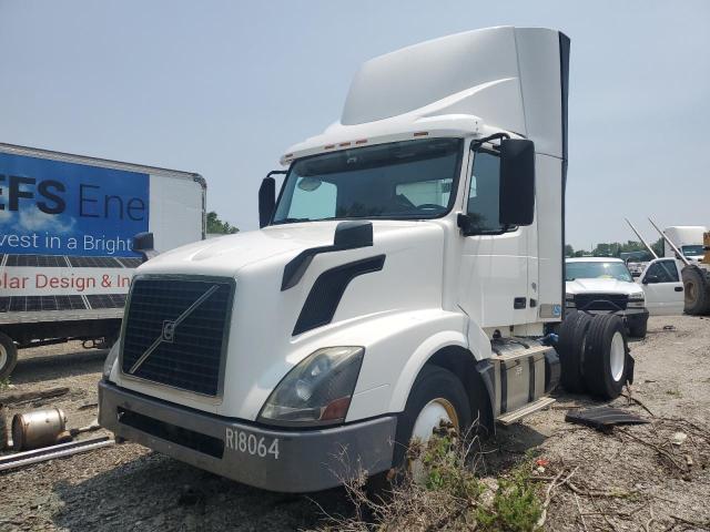 VOLVO VN VNL 2016 white tractor diesel 4V4N39TG2GN965566 photo #3