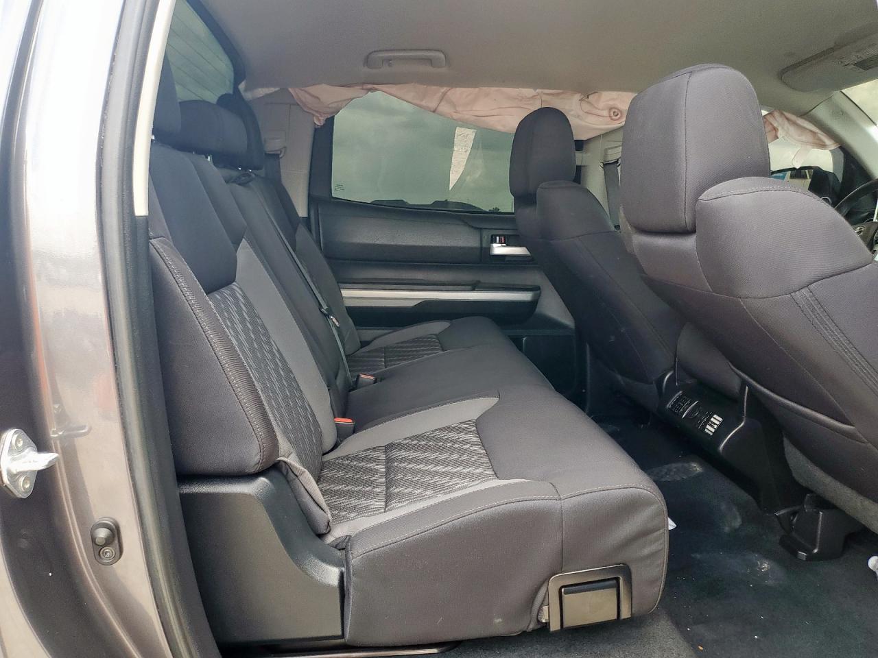 TOYOTA TUNDRA CREWMAX SR5