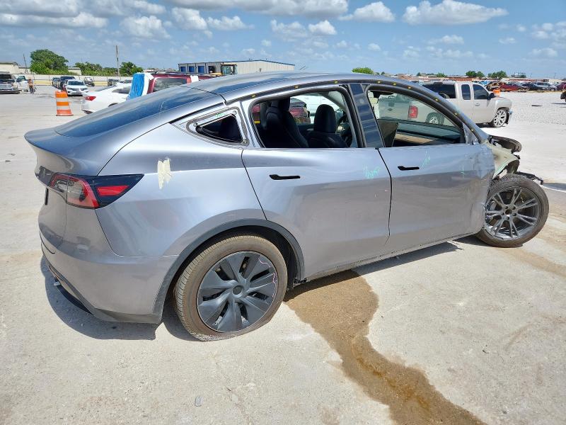 2024 TESLA MODEL Y 7SAYGDED2RA326365