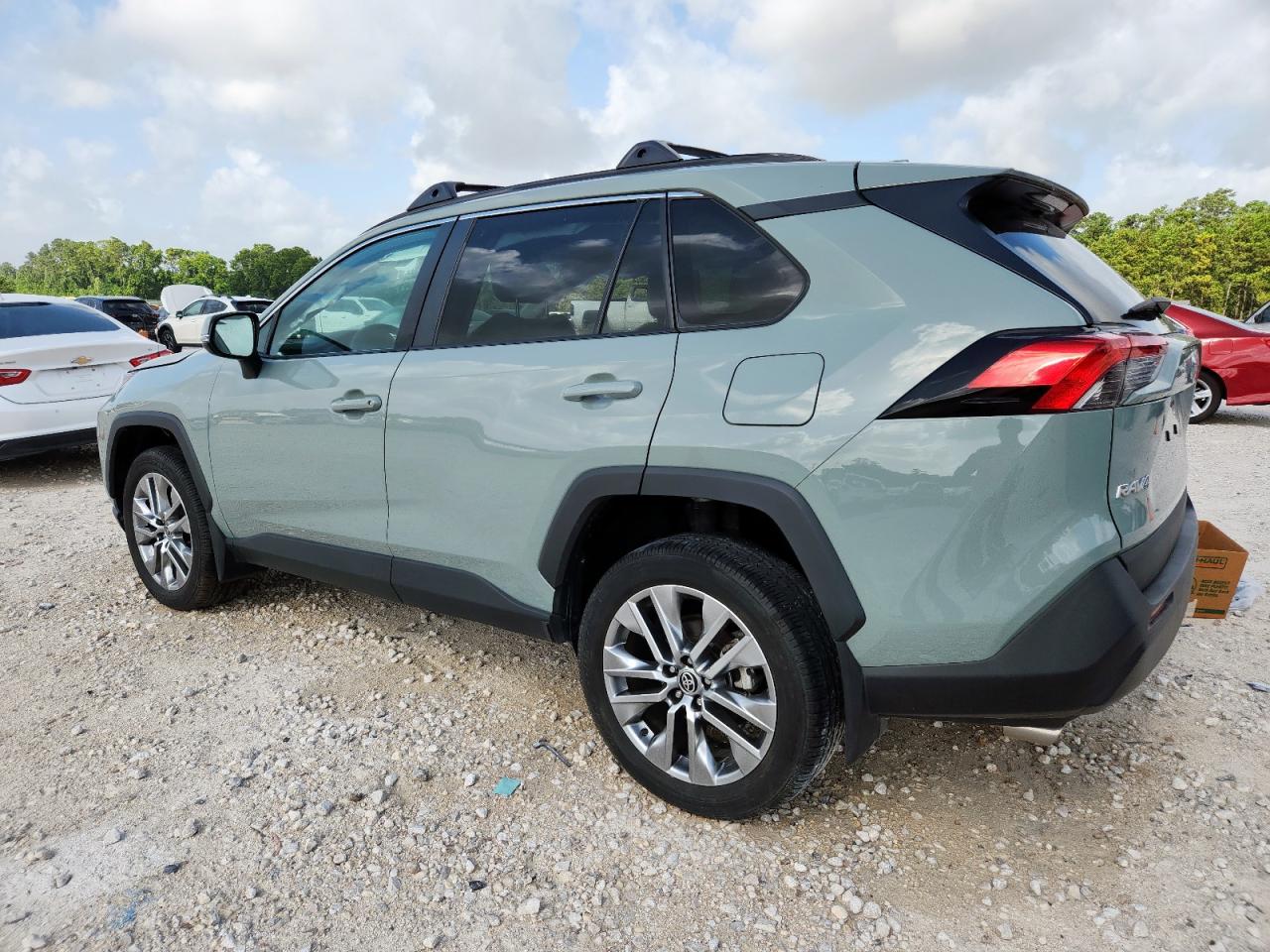 TOYOTA RAV4 XLE PREMIUM