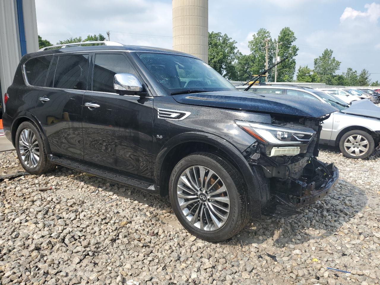 INFINITI QX80 BASE