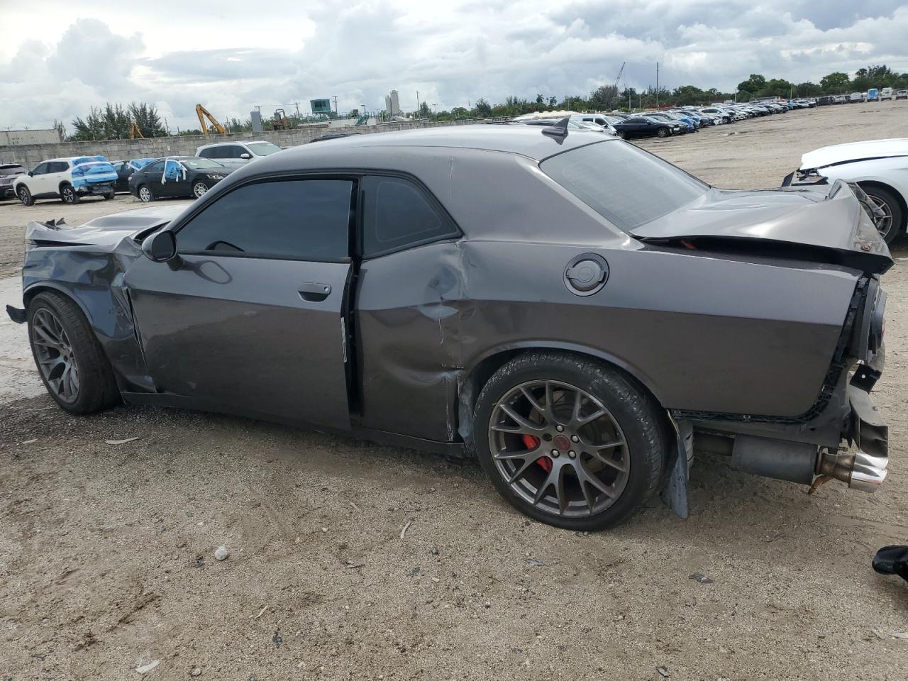 DODGE CHALLENGER SRT 392