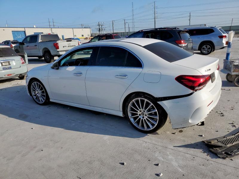 2022 MERCEDES-BENZ A 220 W1K3G4EB2NJ365586