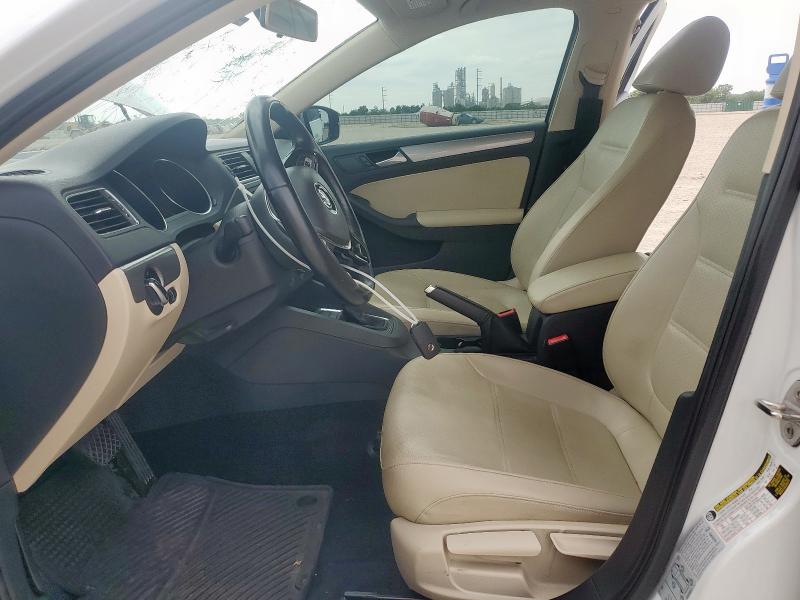 2017 VOLKSWAGEN JETTA SE - 3VWDB7AJ0HM294470