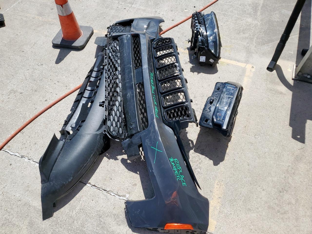 JEEP GRAND CHEROKEE L LAREDO