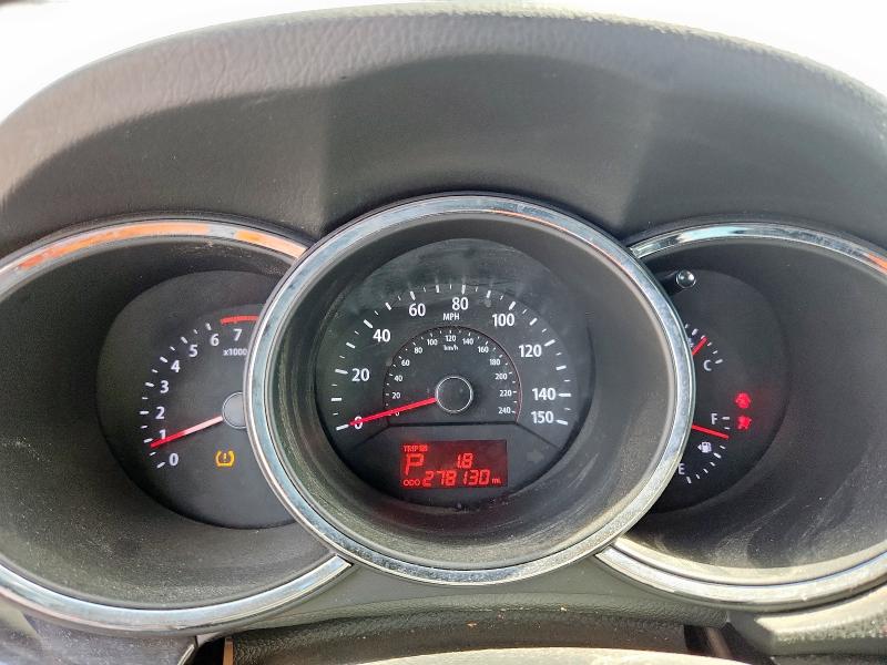 2013 KIA SORENTO LX - 5XYKT3A19DG400020
