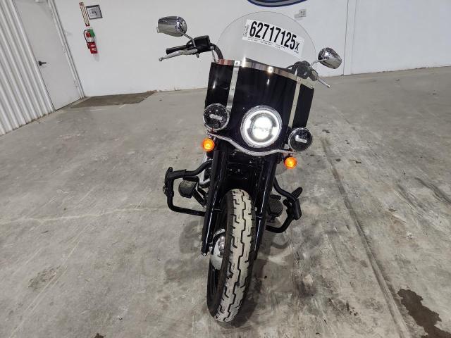 2018 HARLEY-DAVIDSON FLHC HERIT 1HD1YAJ16JC029186