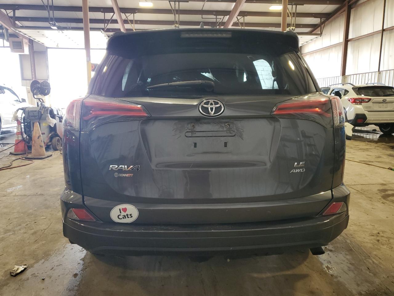 TOYOTA RAV4 LE