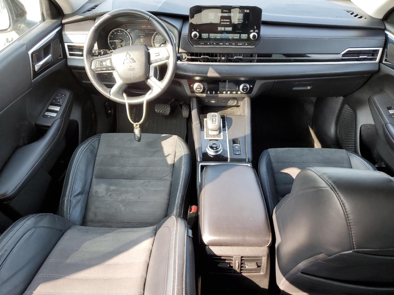 MITSUBISHI OUTLANDER SE