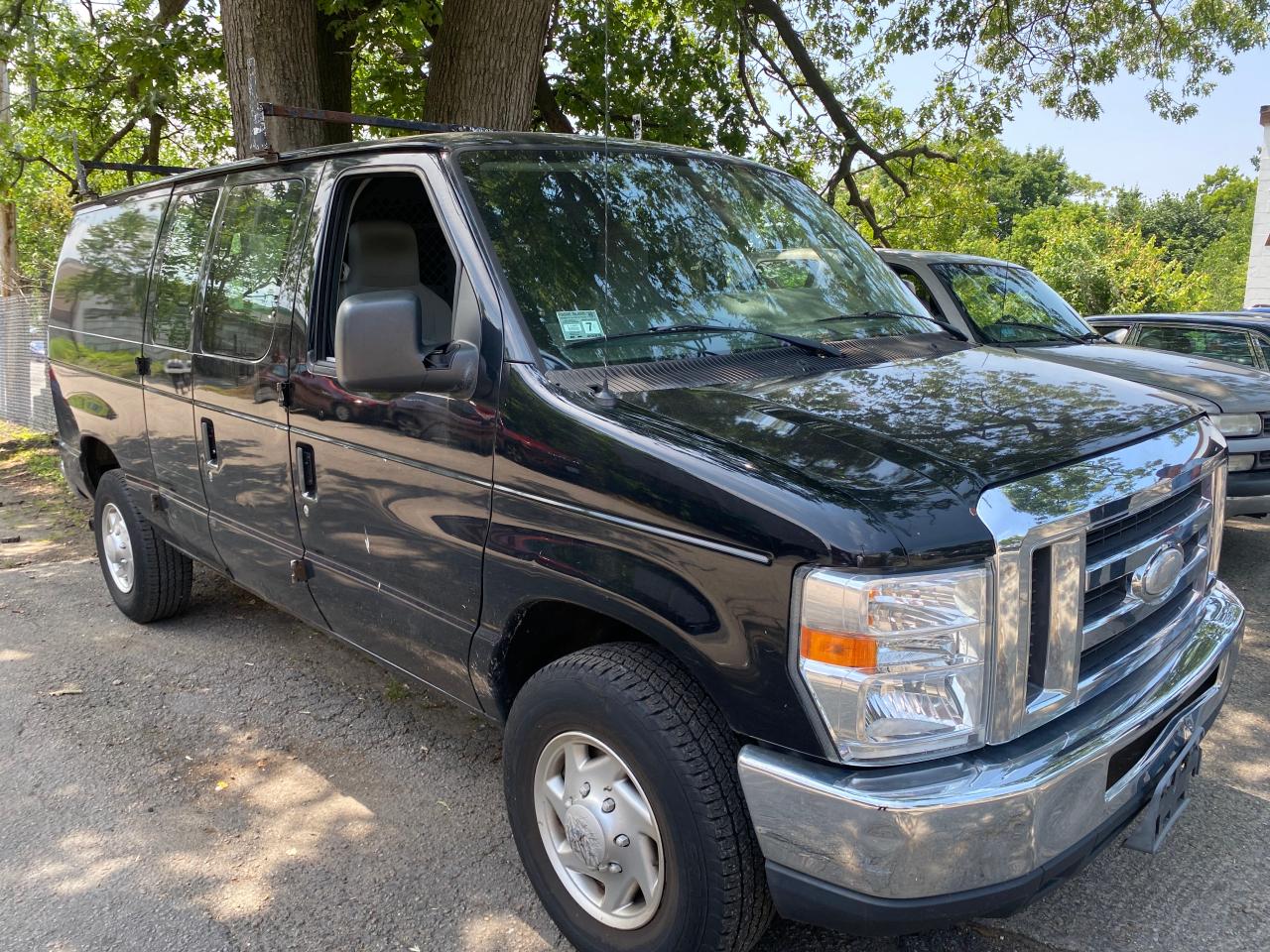 FORD ECONOLINE E250 VAN