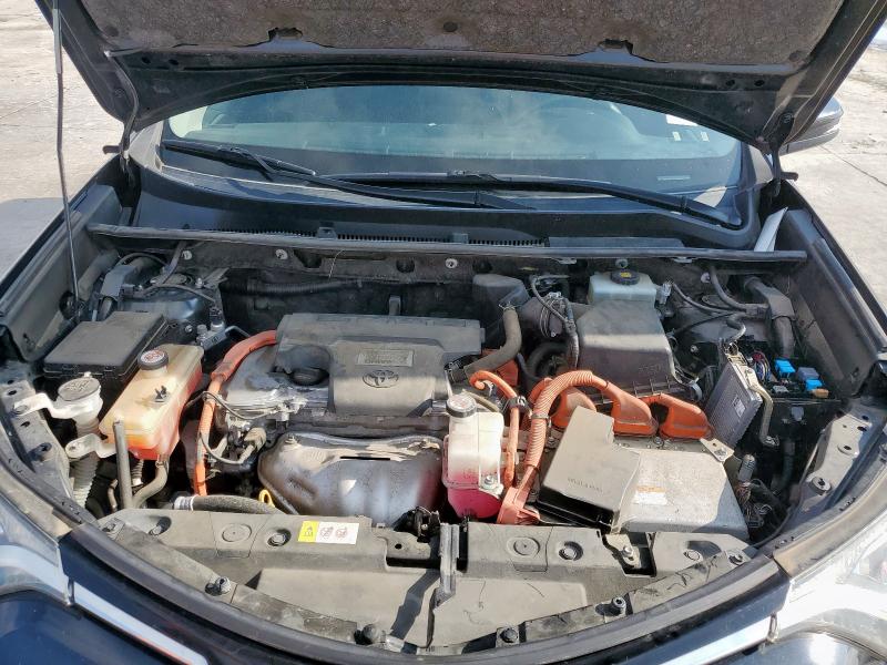 2018 TOYOTA RAV4 HV LE JTMRJREV7JD169035