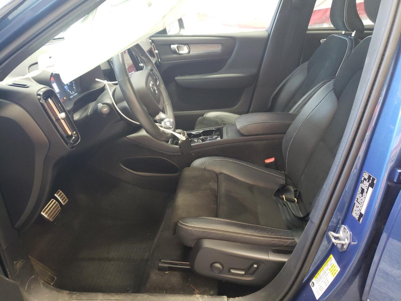 VOLVO XC40 T5 R-DESIGN