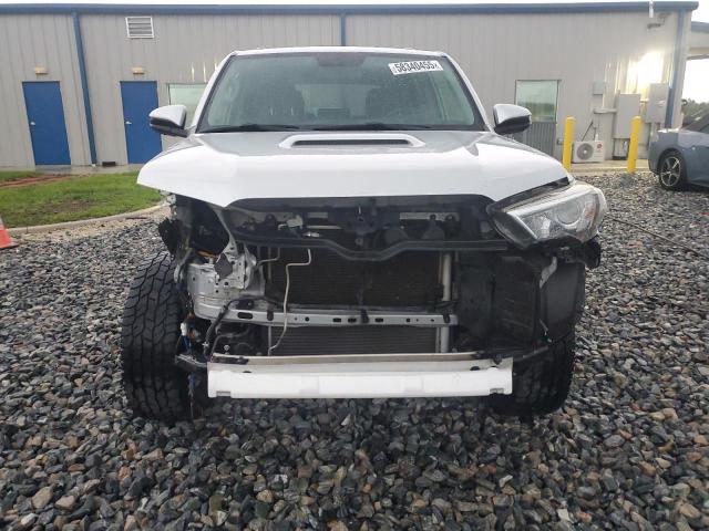 2019 TOYOTA 4RUNNER SR JTEBU5JRXK5618158
