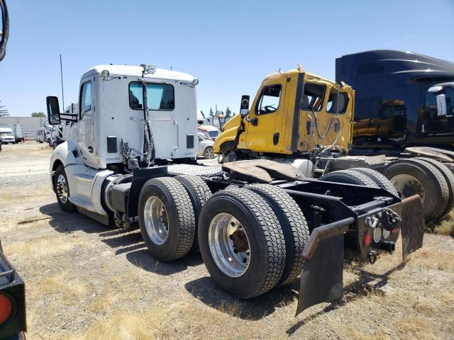 KENWORTH CONSTRUCTI 2018 white  diesel 1XKYD49X9JJ209753 photo #4
