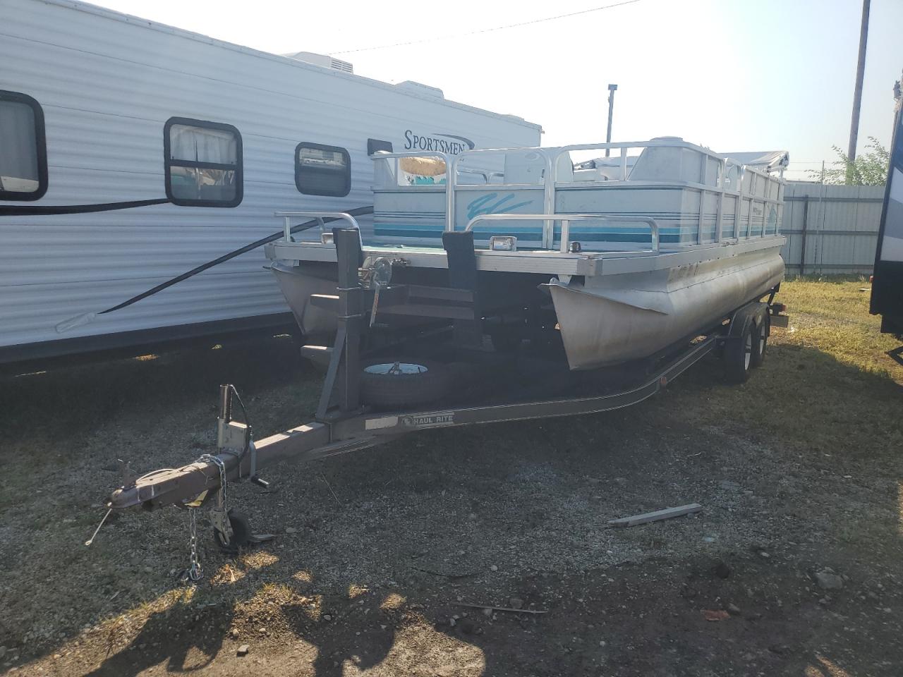 Lot #3290203201 1993 RIVE BOAT W/TRL