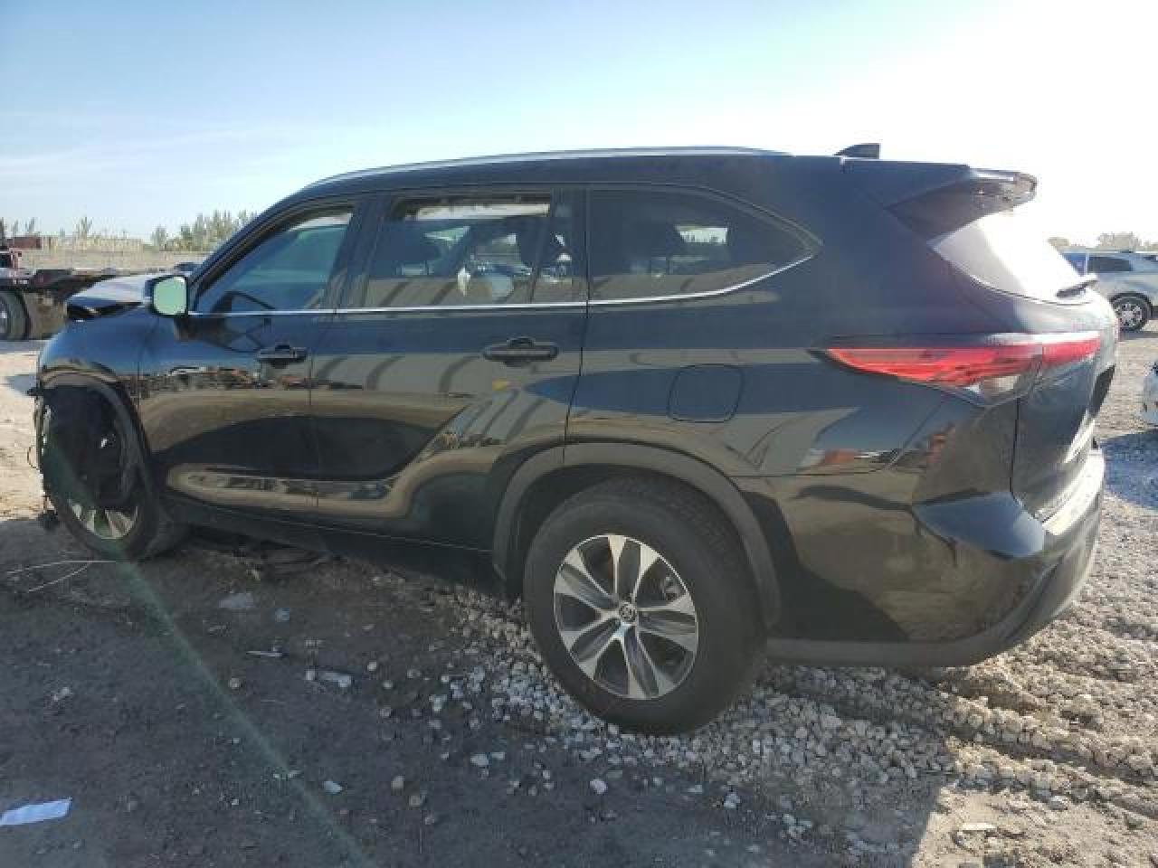 Lot #3317743093 2021 TOYOTA HIGHLANDER