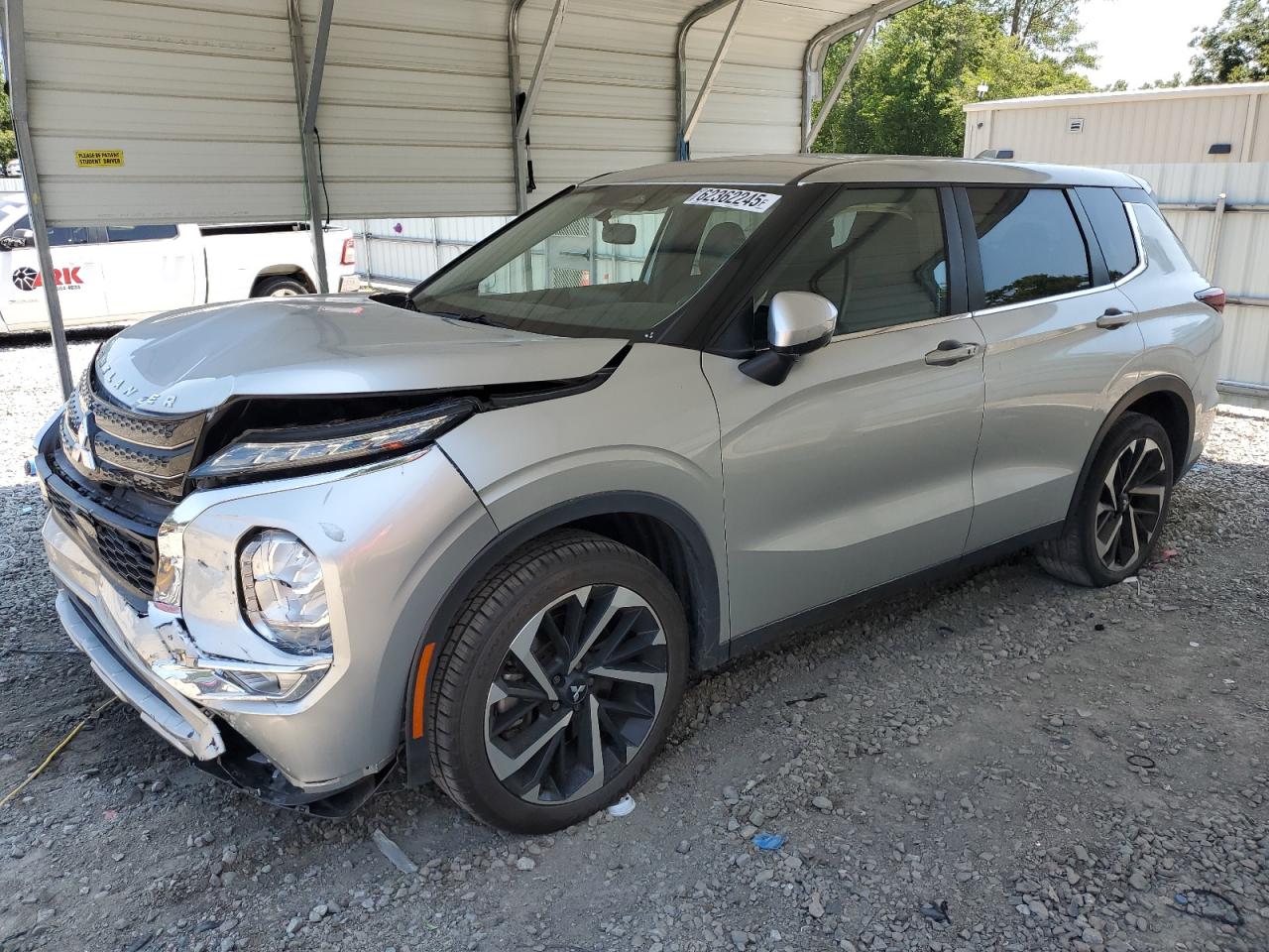 MITSUBISHI OUTLANDER SE