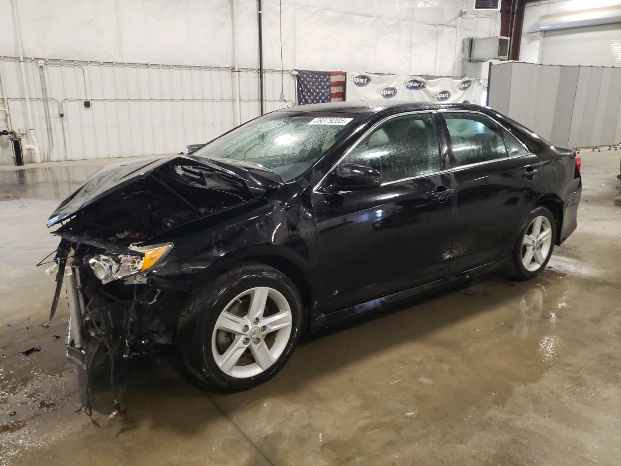 TOYOTA CAMRY BASE
