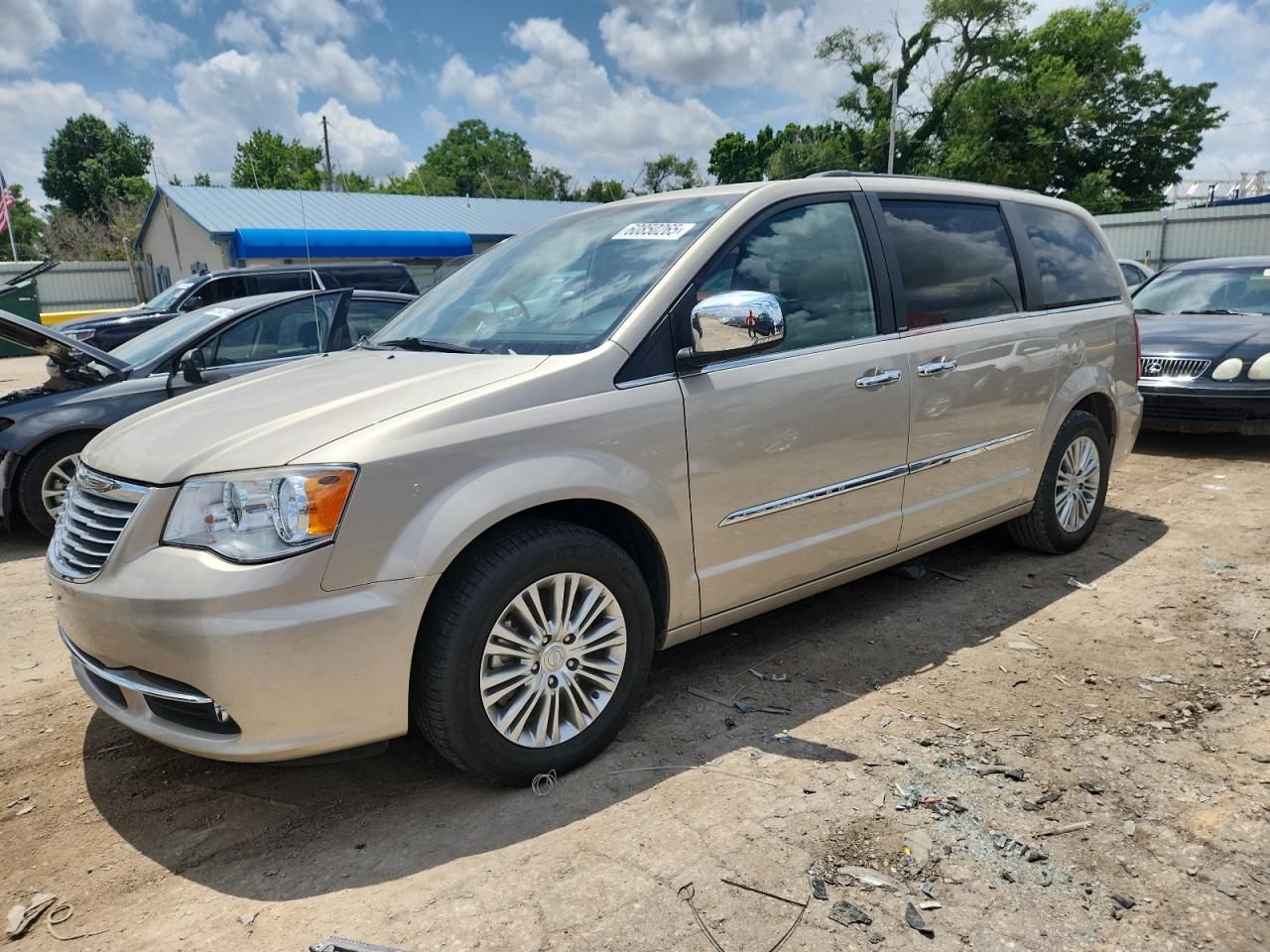 CHRYSLER TOWN & COUNTRY TOURING L