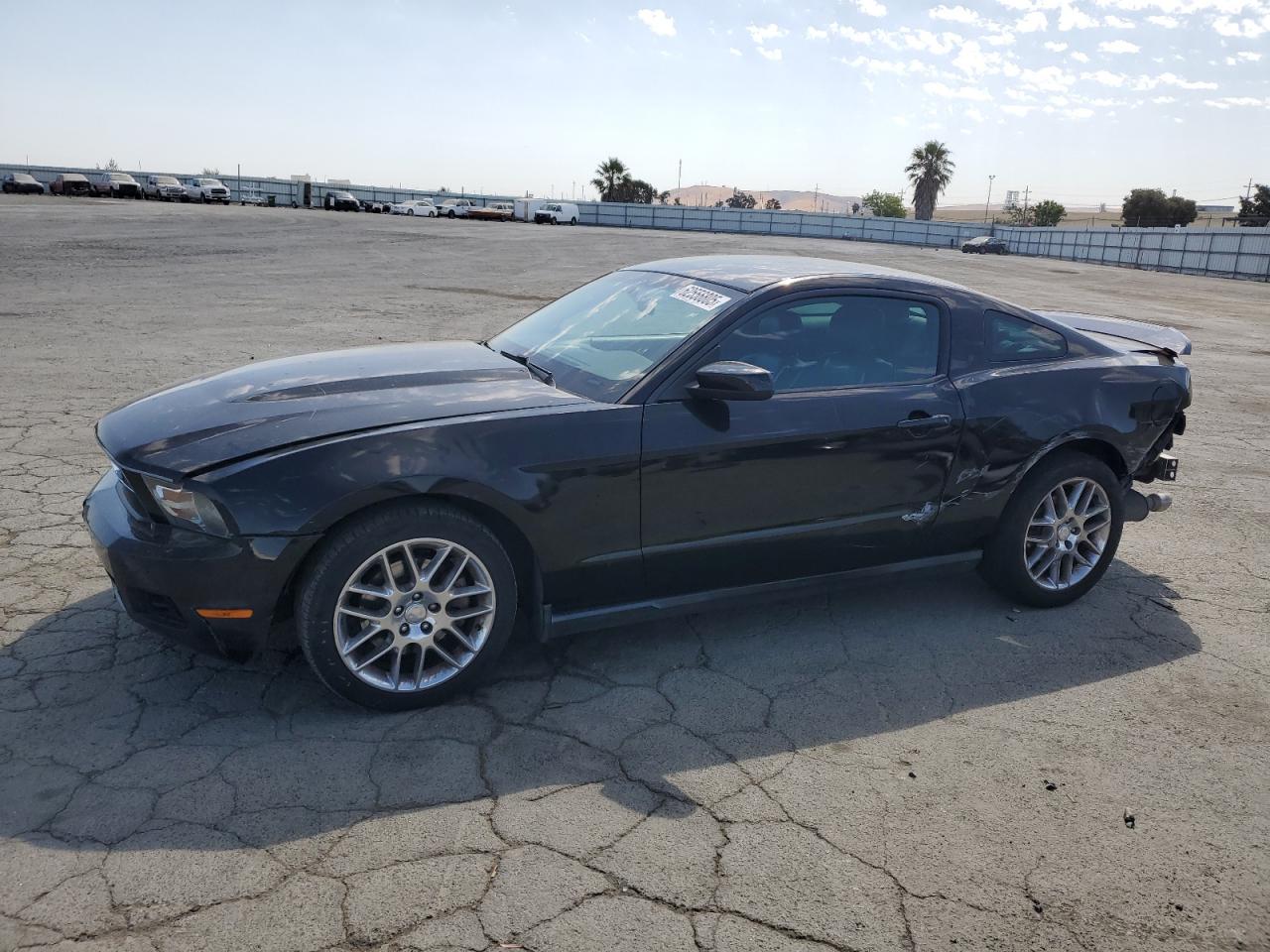 FORD MUSTANG
