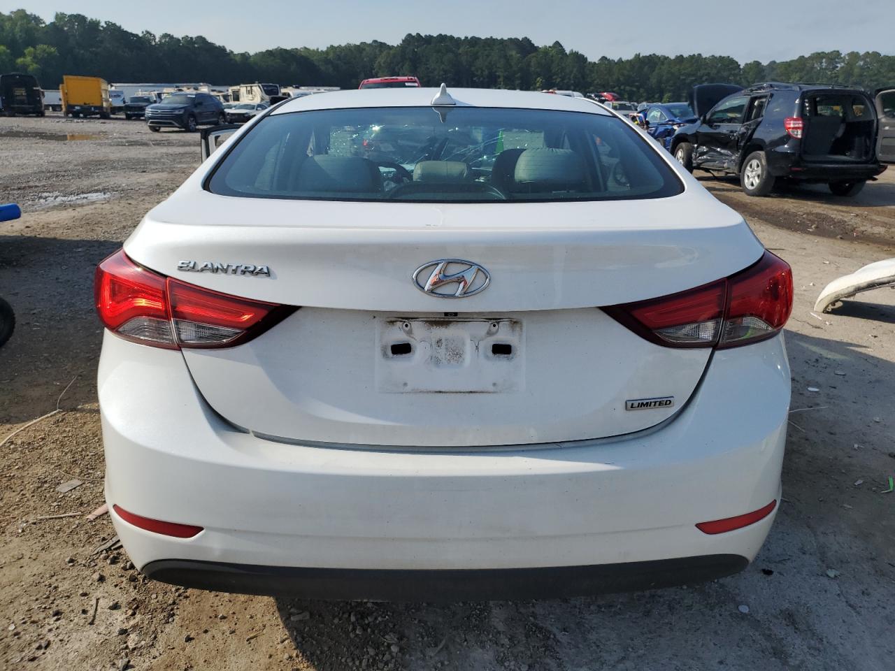 HYUNDAI ELANTRA SE