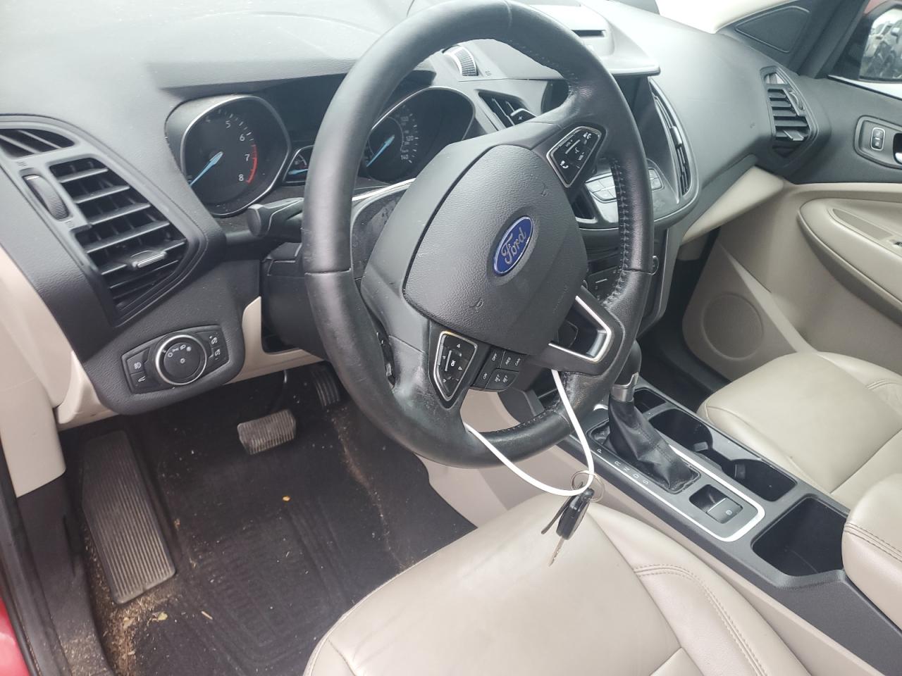 FORD ESCAPE SE