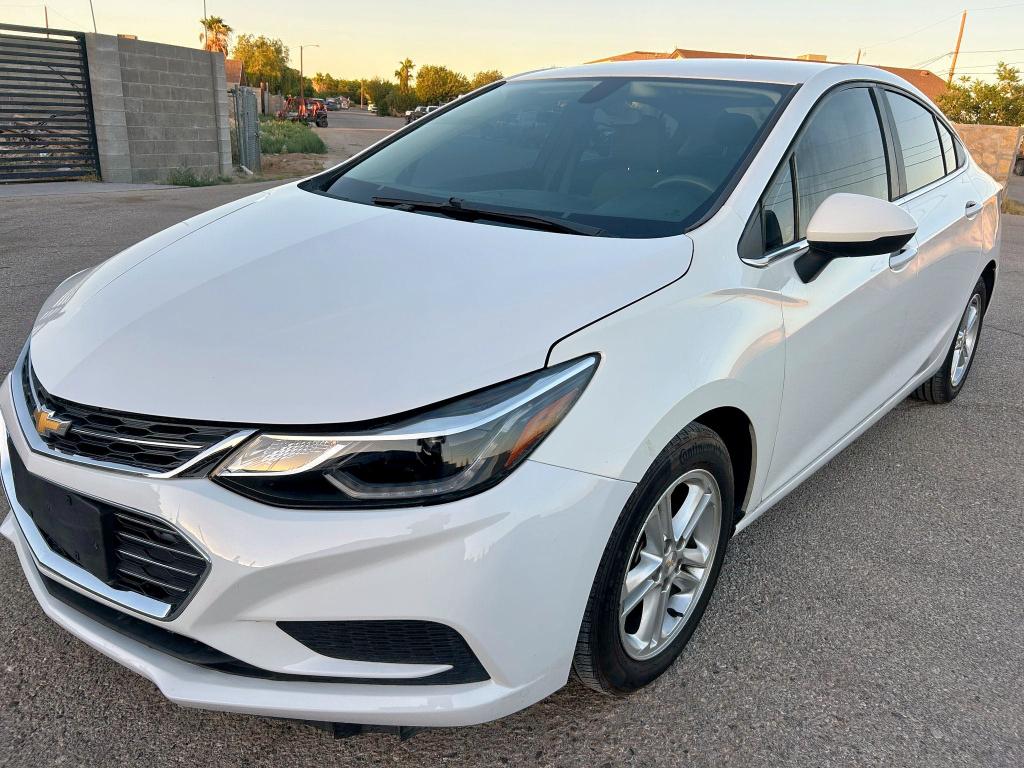 CHEVROLET CRUZE LT 2017 white  gas 1G1BE5SM4H7239697 photo #3