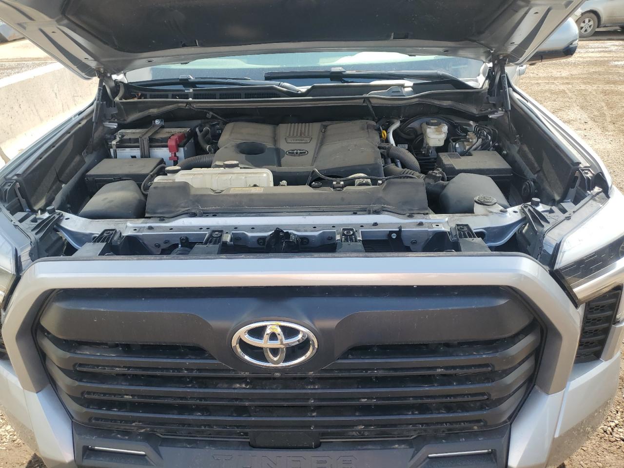 TOYOTA TUNDRA CREWMAX SR5