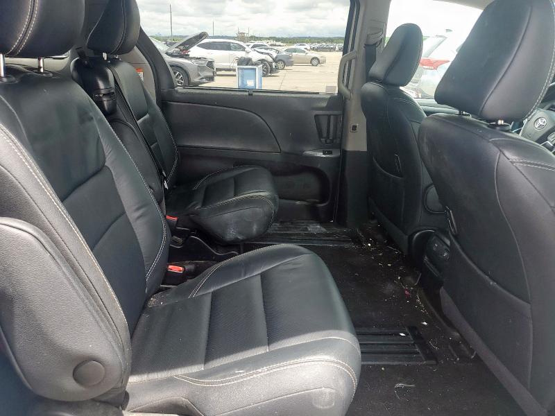 2017 TOYOTA SIENNA SE 5TDXZ3DC9HS821990