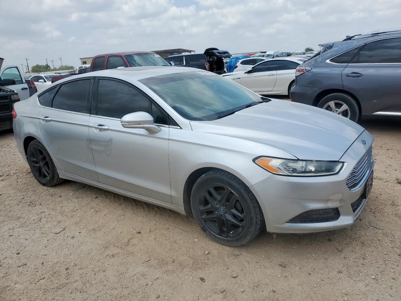 FORD FUSION SE