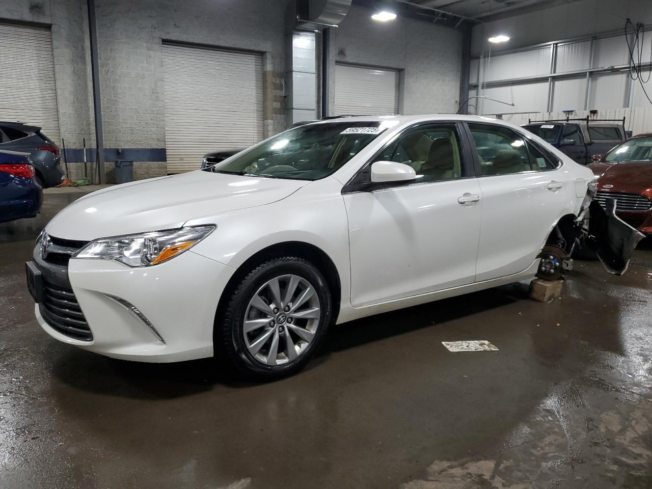 Toyota Camry le 2017