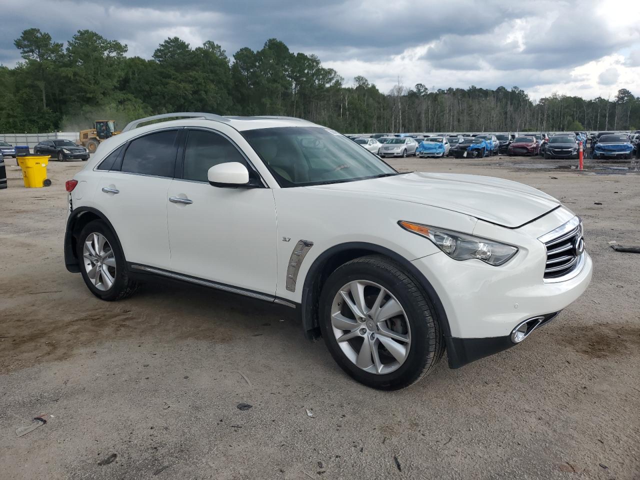 INFINITI QX70