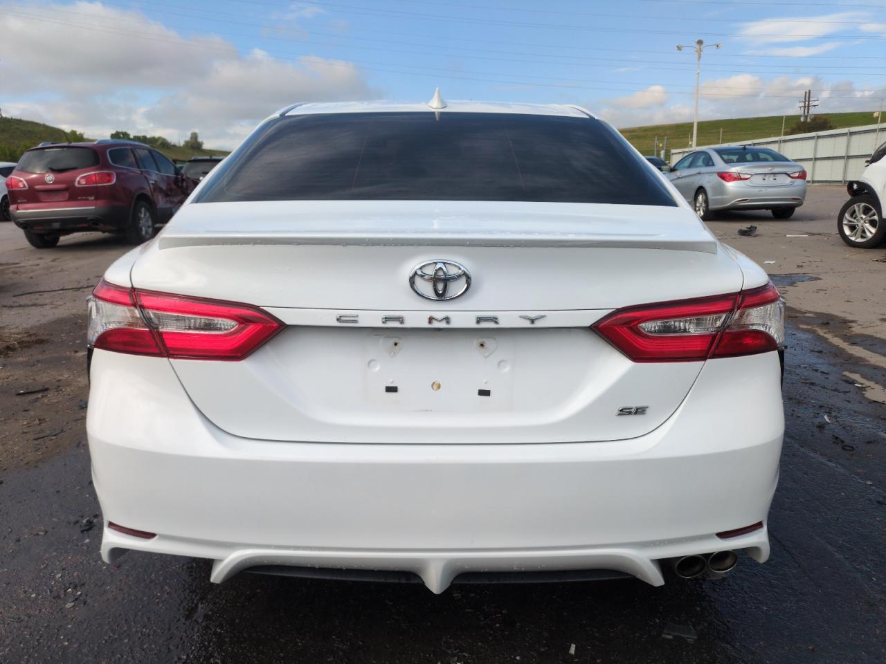 TOYOTA CAMRY SE