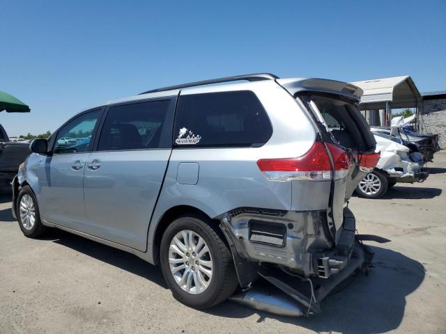 TOYOTA SIENNA XLE 2014 blue  gas 5TDYK3DCXES496657 photo #3