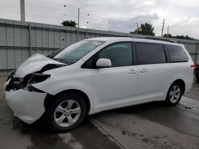 TOYOTA SIENNA LE