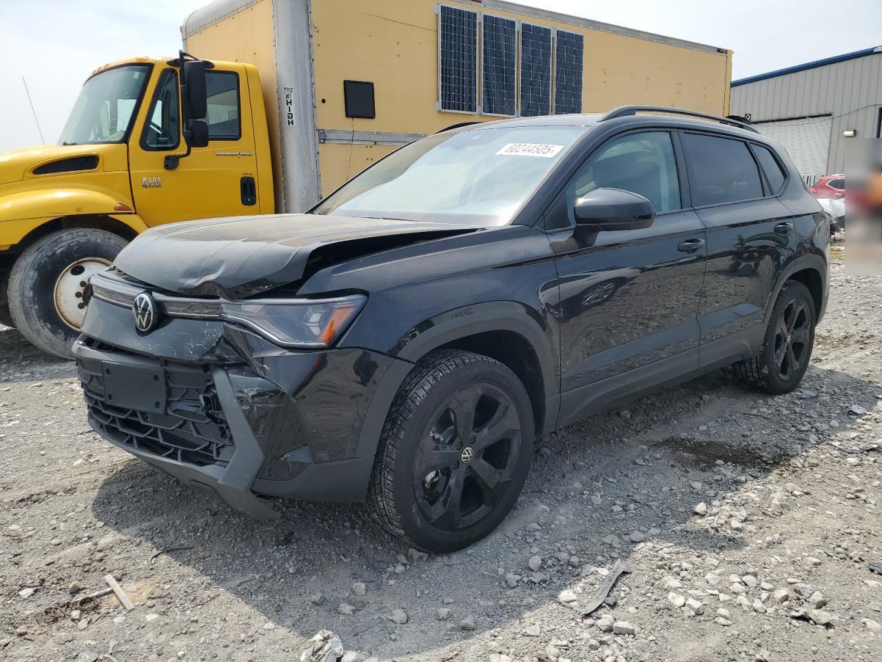 VOLKSWAGEN TAOS SE BLACK