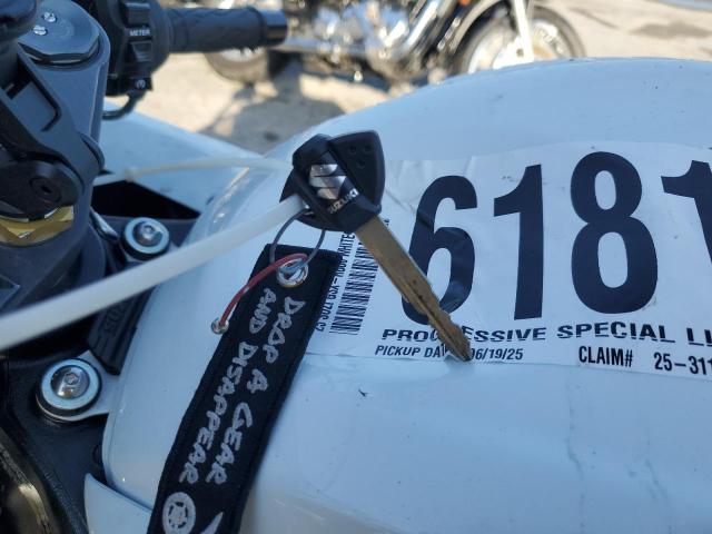 2025 SUZUKI GSX-R600 - JS1GN7FA3S7100865