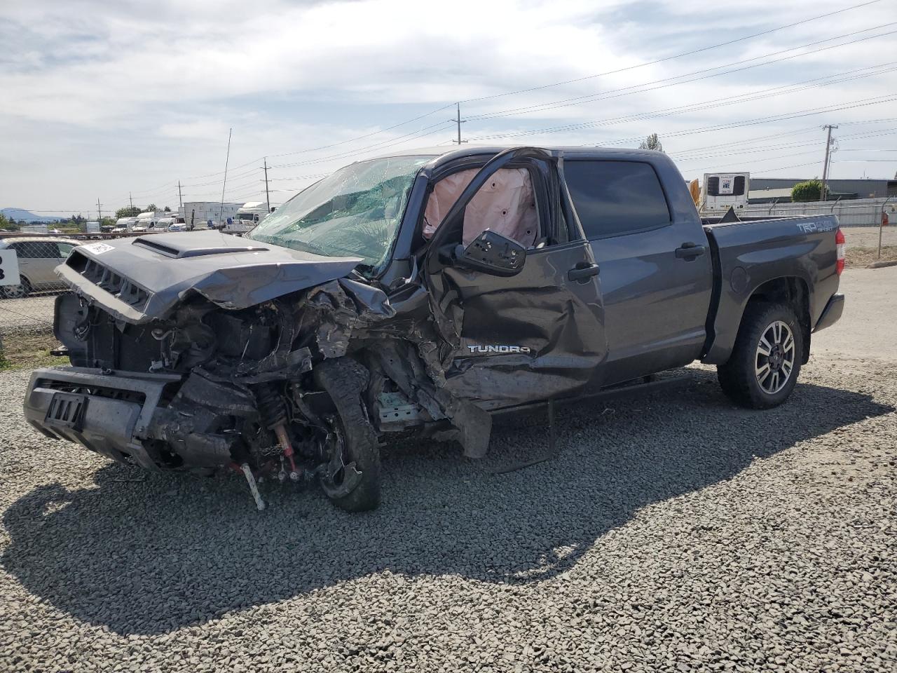 TOYOTA TUNDRA CREWMAX SR5