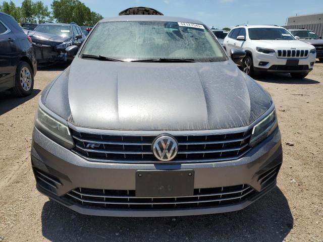2017 VOLKSWAGEN PASSAT R-L 1VWDT7A33HC025833