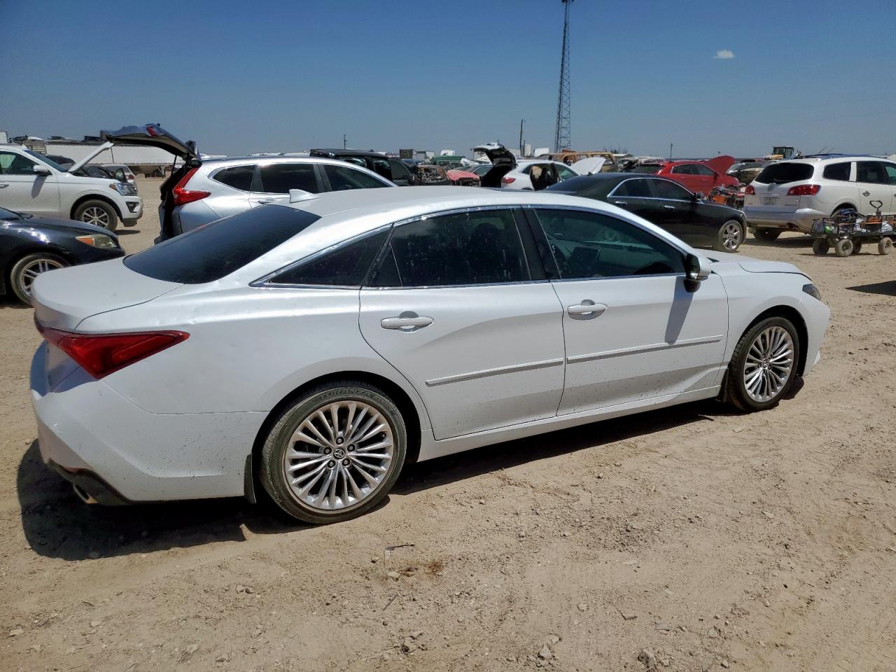 TOYOTA AVALON XLE