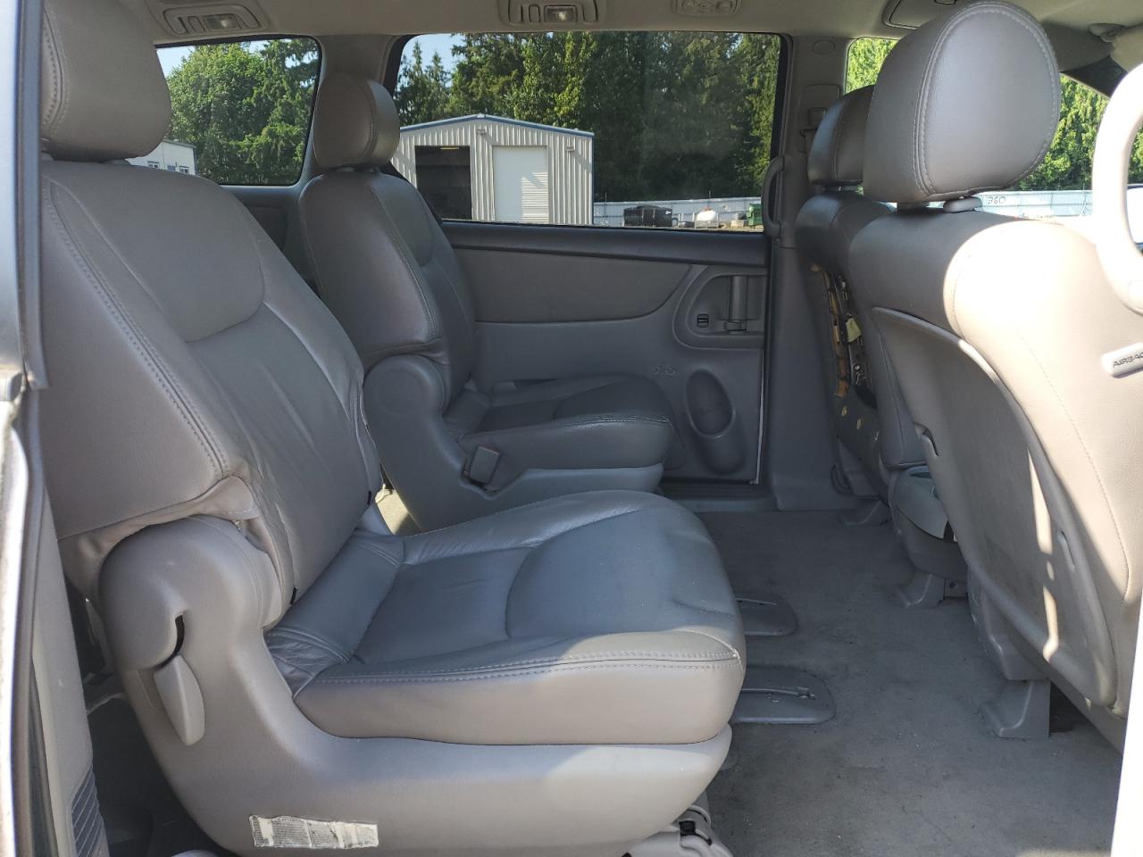 Lot #3290545769 2004 TOYOTA SIENNA CE